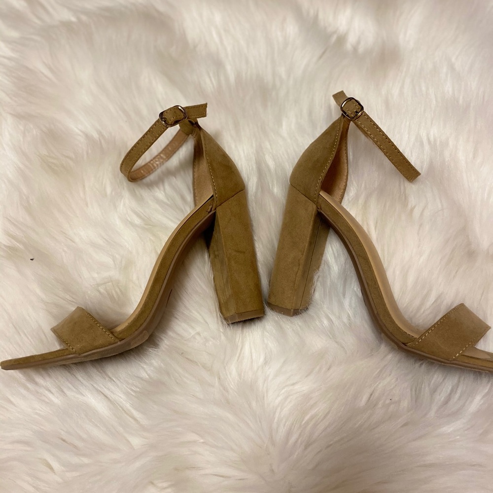 Suede Target strappy sandals in nude